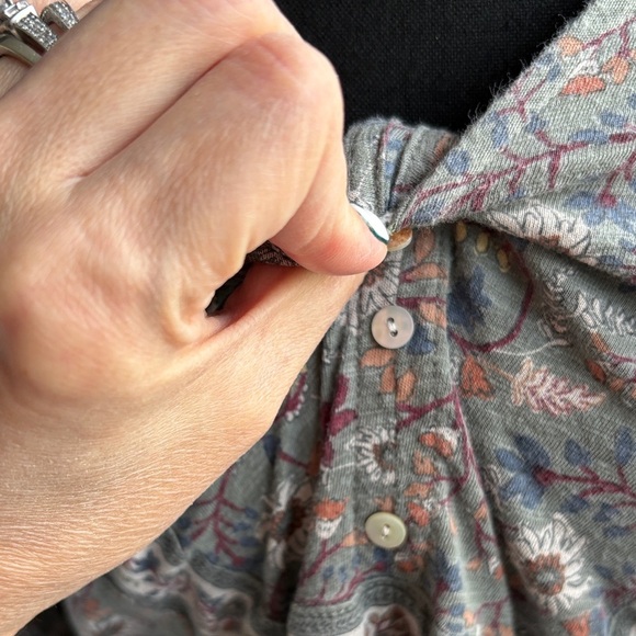 Lucky Brand Sage Green/Gray Floral V-Neck Peasant Top - Coastal Cowgirl Y2K - Picture 15 of 15